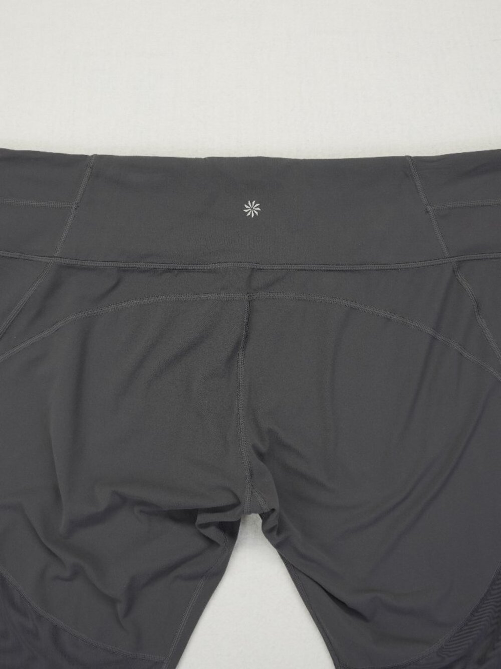 Athleta Women's Size 2XL Mesh Cut Out Crop Capri Leggings Purple